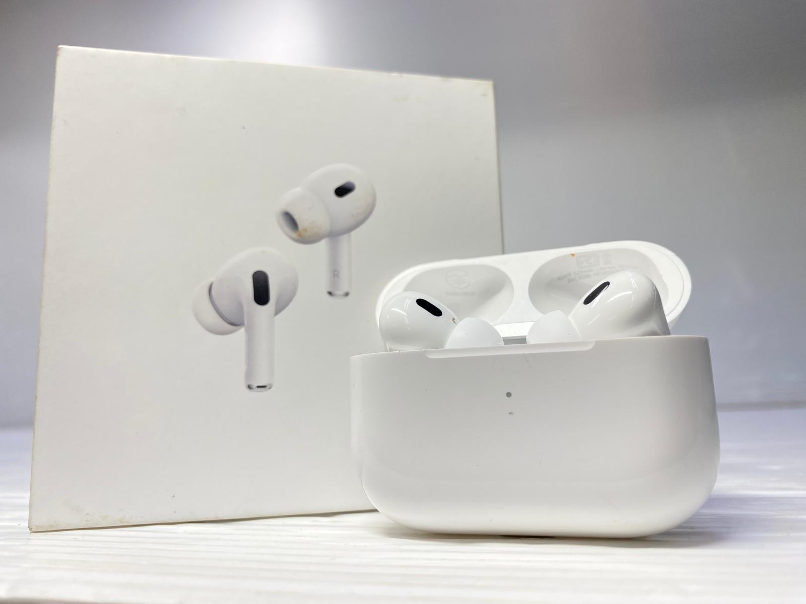 Apple AirPods Pro 第2世代 ワイヤレスイヤホン ホワイト 左耳 Amazon.co.jp: Apple AirPods Pro 2 ワイヤレスイヤホン