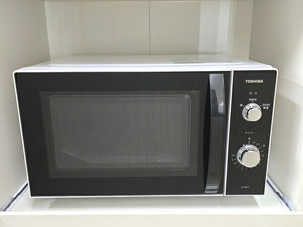 【中古品】 東芝 TOSHIBA 電子レンジ 17L 50/60Hz共用 横開き 庫内フラット ER-WM17 2022年製 ホワイト ○YR-19938○
