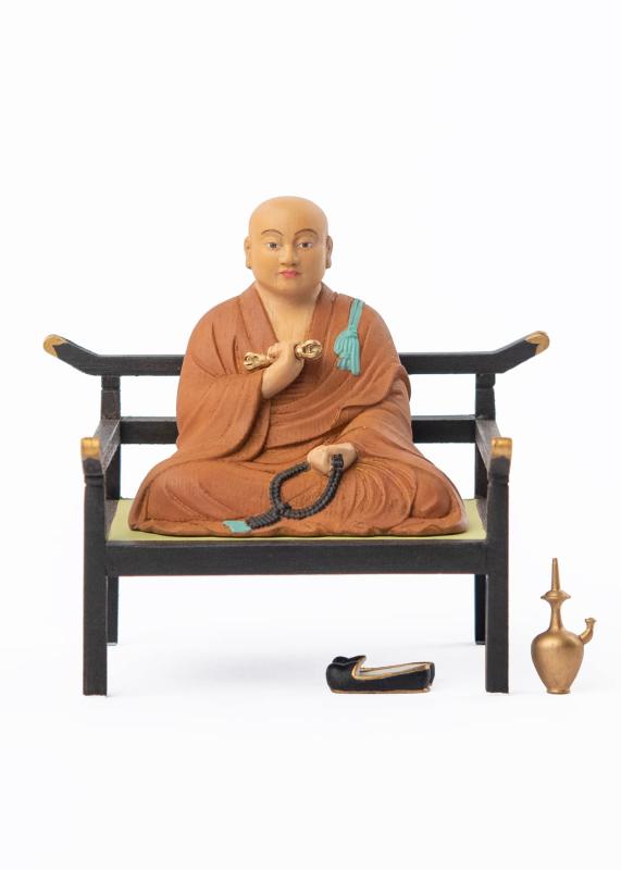 木造 弘法大師 坐像 身の丈2寸（木製：桧 染めつける仕上）仏師－藤田燿憶 染めつける師－篁千礼＿空海 木彫り 仏像 図形 真言宗 仏像世界 (こうぼうだいしＳ) 560-273