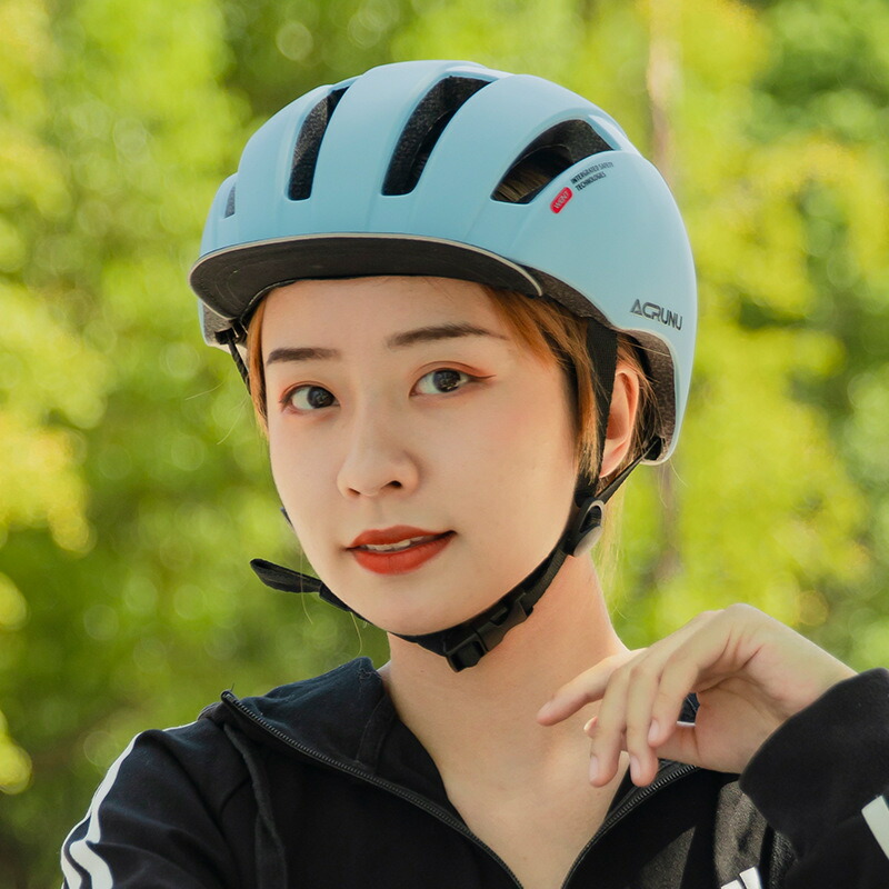 自転車用ヘルメット　２０２３年４月から義務化　おしゃれ　夜間灯で安全　通気性確保で蒸れない　注文からお届けまで2週間から3週間かかります。