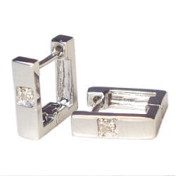 【高級仕様PT900(約)2.90ｇ】【グレードup不可】K18YG/PG/WG pt900【0.04ct】一粒ダイヤモンドフープピアス『スクエアー』 [SIクラス] 透明感溢れるダイヤモンド 母の日 ギフト プリンセス プチピアス 誕生日 シンプル 小柄 【送料無料】