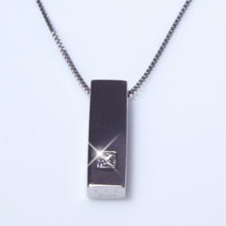 pt900【0.05ct】一粒ダイヤモンド プリンセスカット ダイヤモンド ペンダントネックレス『Princess 』 [SIクラス Gカラー 無色透明] スクエアー 長方形 立体的 誕生日 記念日 母の日 ギフト 10周年 一粒ダイヤ 【送料無料】