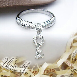 【完全無色透明Fカラー】K18YG/PG/WG【0.3ct】ダイヤモンドリング『Une clef』Key 鍵[SIクラス F～Dカラー 無色透明 GOOD～VERYGOOD] ハートアンドキューピット鍵のモチーフ スウィングリング Key 鍵 パヴェ 誕生日 母の日 ギフト【送料無料】｜Ｌｕｇｅ　Ｊｅｗｅｌｒｙ