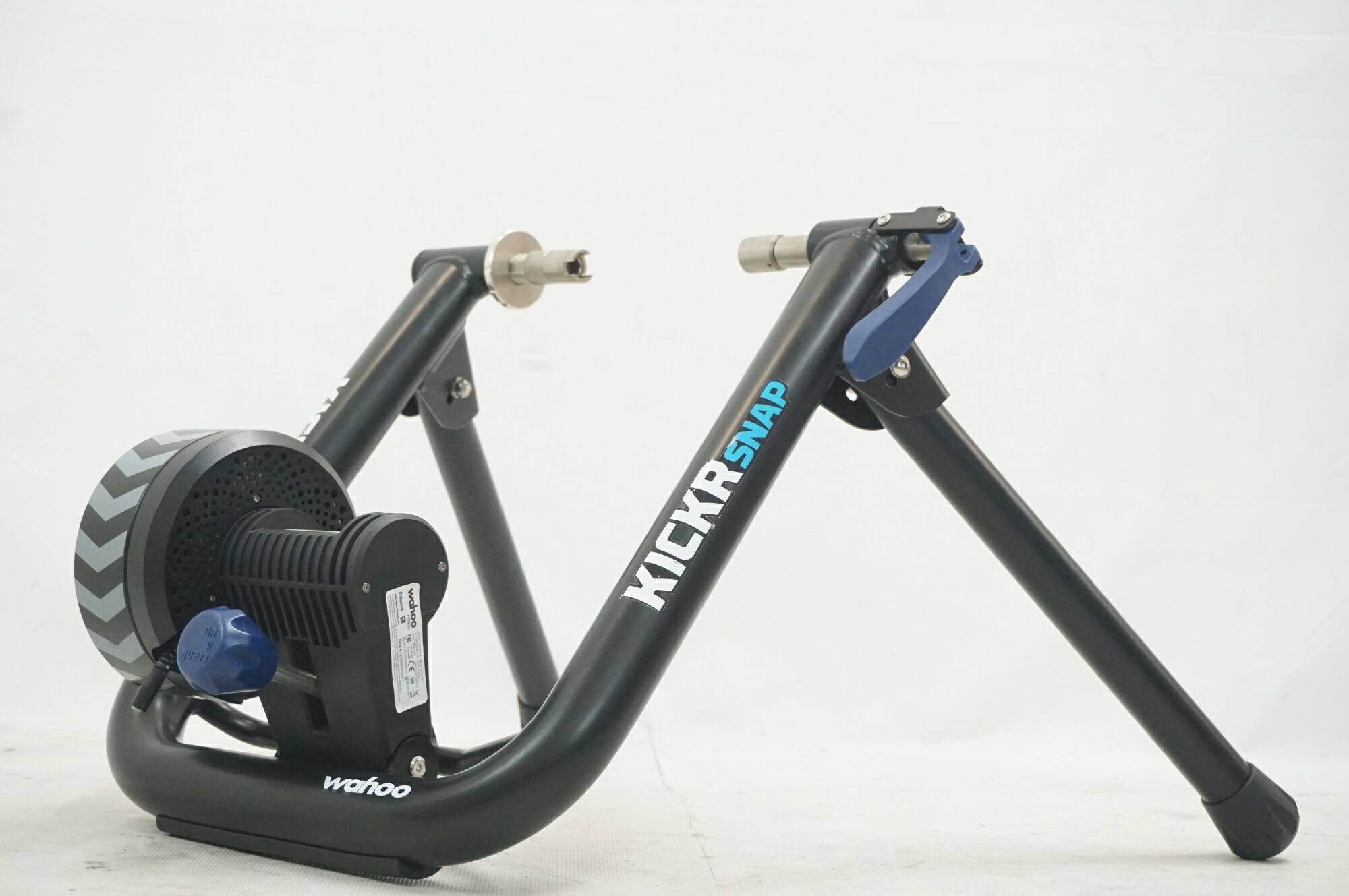 wahoo KICKR スマートトレーナー／WF113 v4 KICKR Smart Trainer | Wahoo Fitness