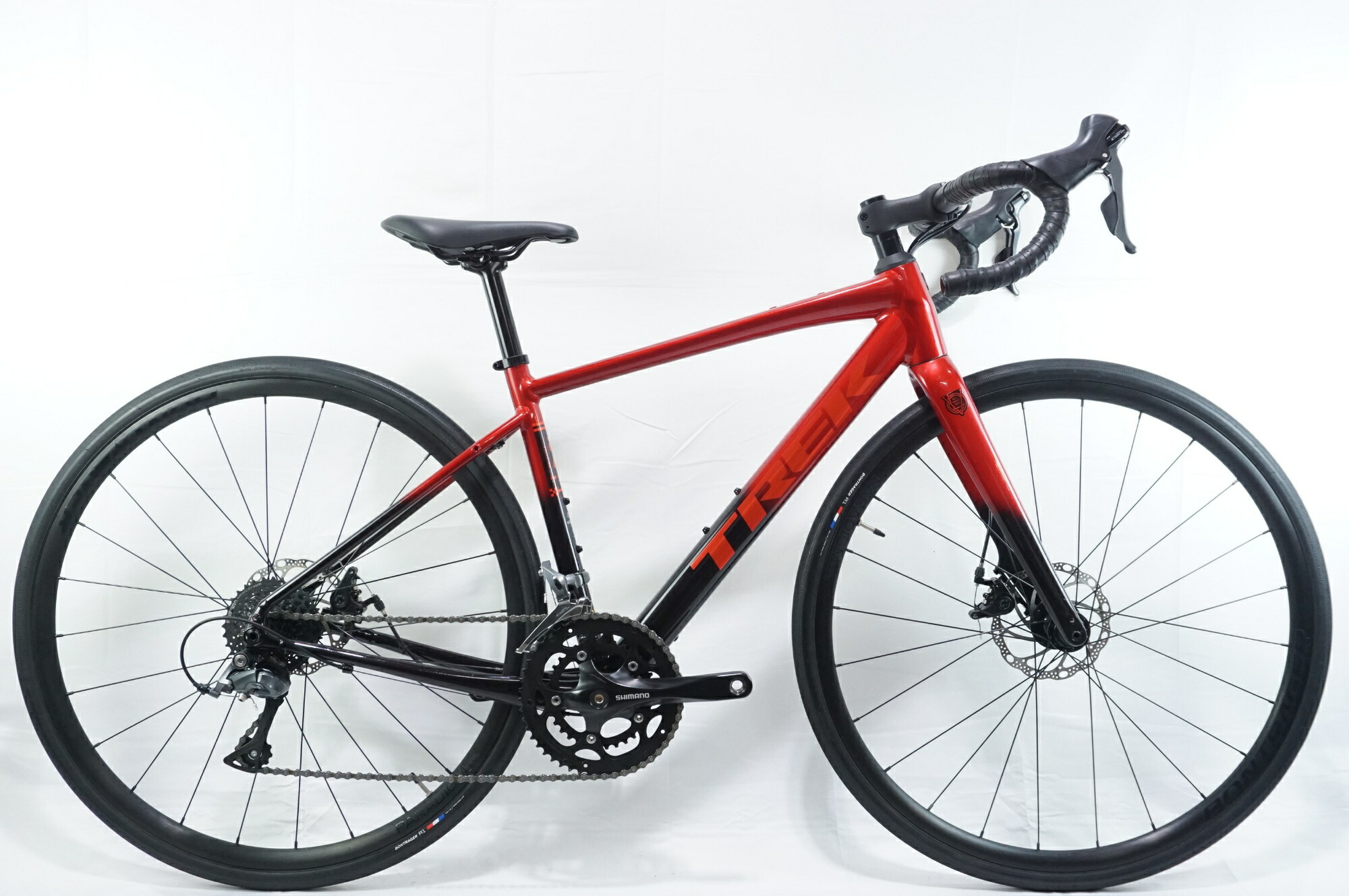 【中古】 TREK 「トレック」 DOMANE AL2 GEN4 2025年模範例 読み込む自動二輪車 / バイチャリ中目黒店 ロードバイク-自転車・サイクリング
