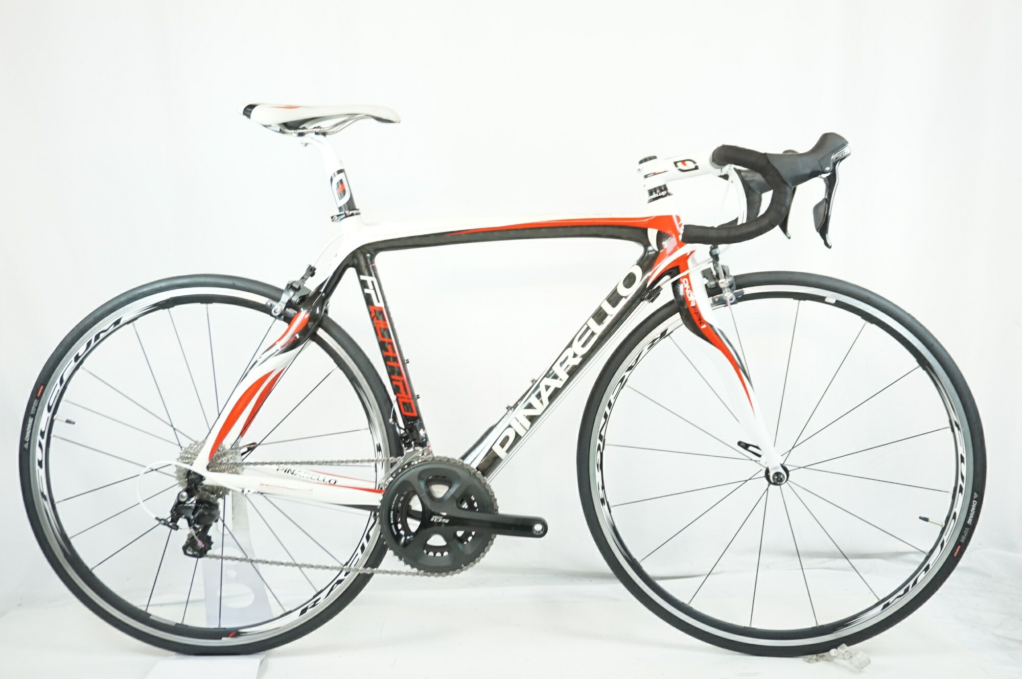 【中古】 PINARELLO 「ピナレロ」 FP QUATTRO 2011年模範例 カスタム 読み込む自動二輪車 / バイチャリ宇都宮店 スポーツ・アウトドア-自転車・サイクリング-ロードバイク