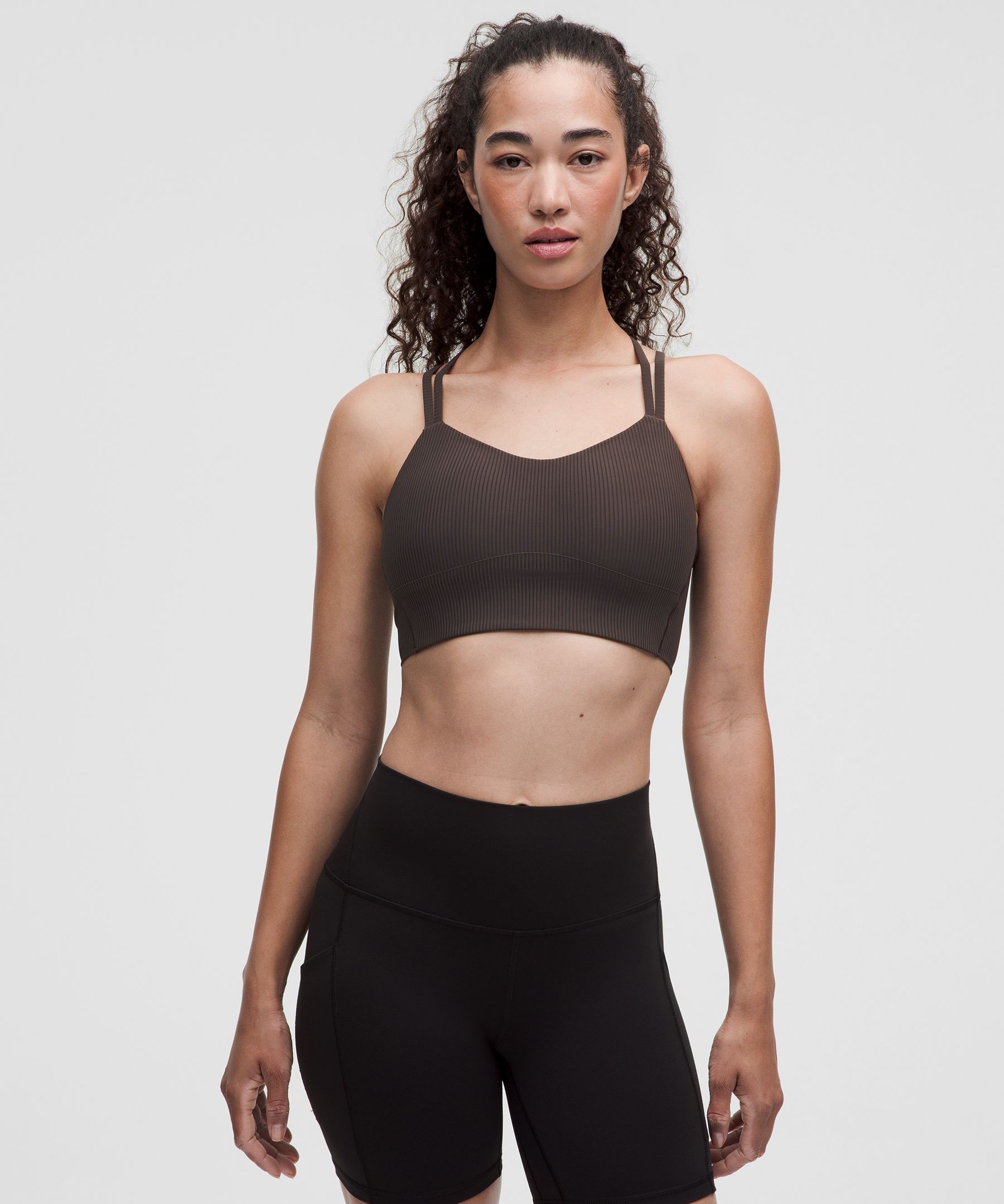 [公式] ルルレモン lululemon 女性 Like a Cloud リブ ロングラインブラ *ライトサポート、B/Cカップ - スポーツブラ - ヨガ｜ルルレモン 公式ショップ