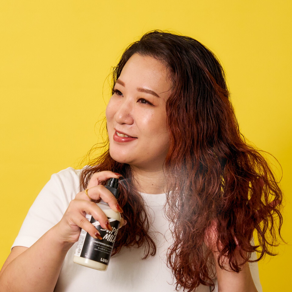 公式 LUSH スーパーミルキー ヘアプライマー ヘアミルク ヘアフレグランス 洗い流さないトリートメント ミスト クリーム アウトバストリートメント ヘアケア ノンシリコン うねり 保湿 しっとり ダメージケア スタイリング 植物由来 スキンケア ラッシュ