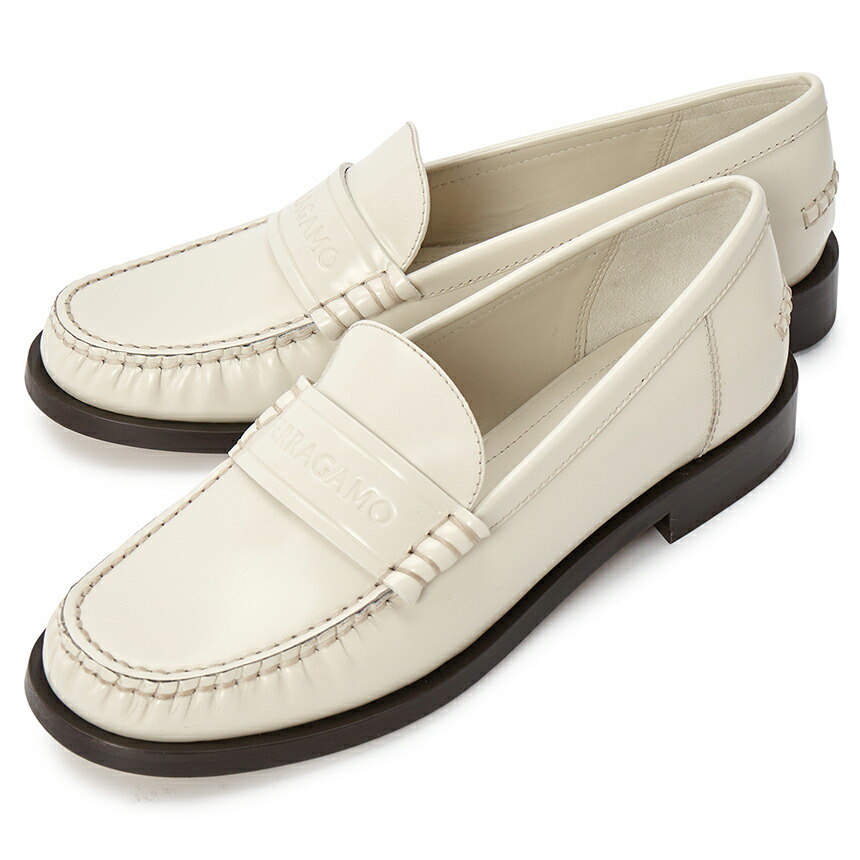 【新品未使用】FERRAGAMO ホワイトレザー ローファー、モカシン ホワイト（白）系 FERRAGAMO(フェラガモ) ローファー