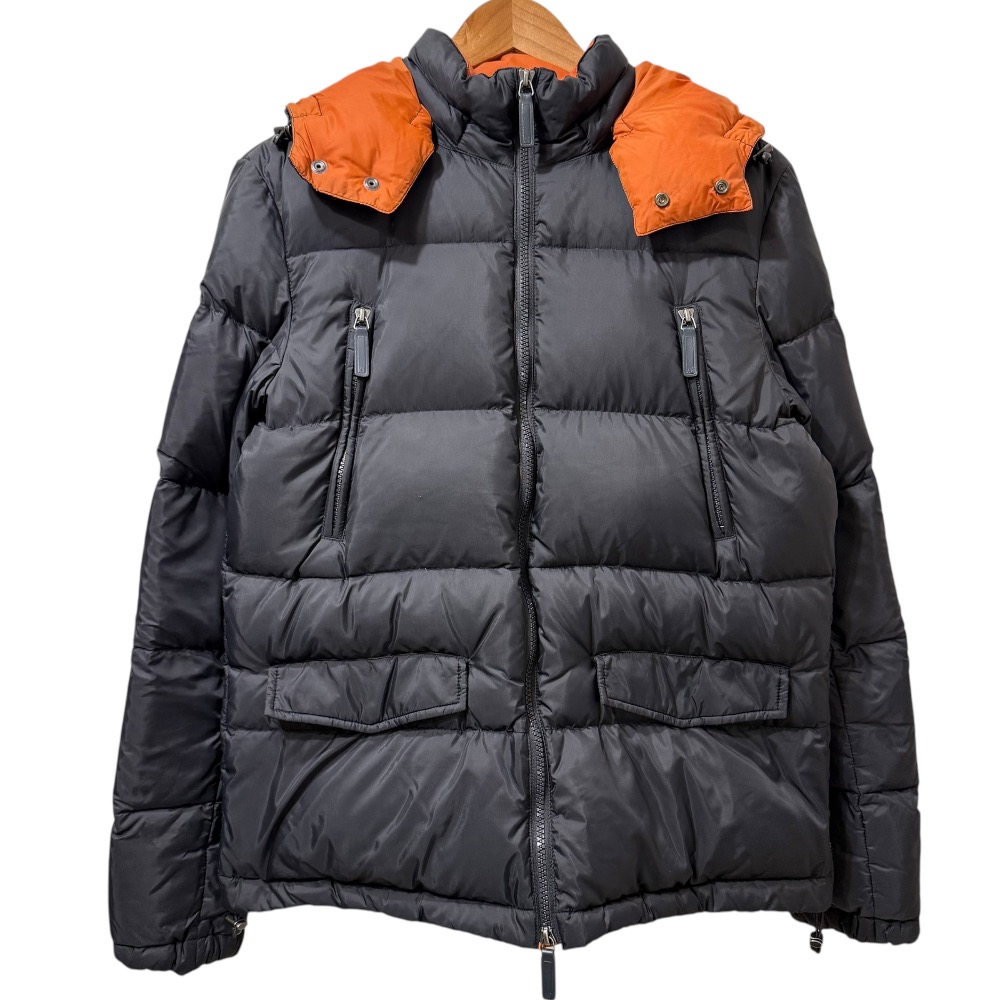 ジョルジオアルマーニ ダウンコート/国内正規/ネイビー46（5520)eajjj ジョルジオ アルマーニ ネーヴェの2022年秋冬コレクションが発売中