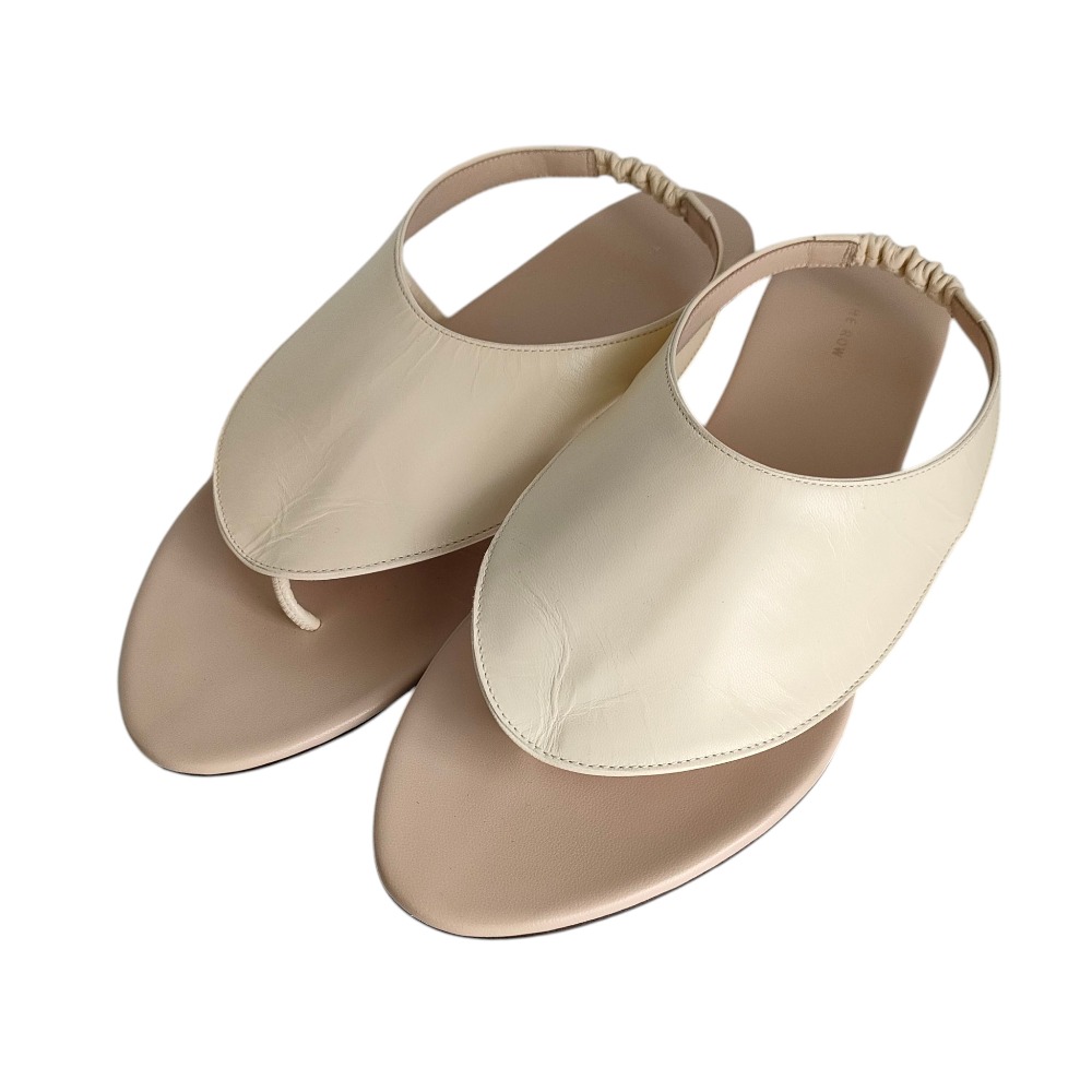 【中古】新品同様 The Row ザロウ RAVELLO レザー トングサンダル サイズ36 23cm相当 アイボリー レディース Luxs ブランド古着のリュクス 28,837円
