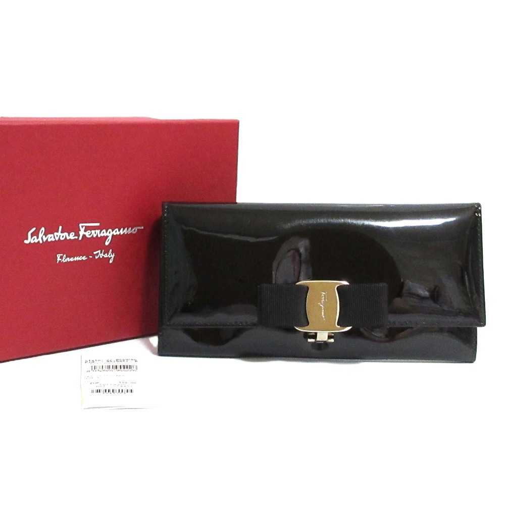 【中古】良品 Salvatore Ferragamo サルヴァトーレフェラガモ ヴァラリボン パテント ロングウォレット 三つ折り財布 ブラック シルバー金具 レディース Luxs ブランド古着のリュクス