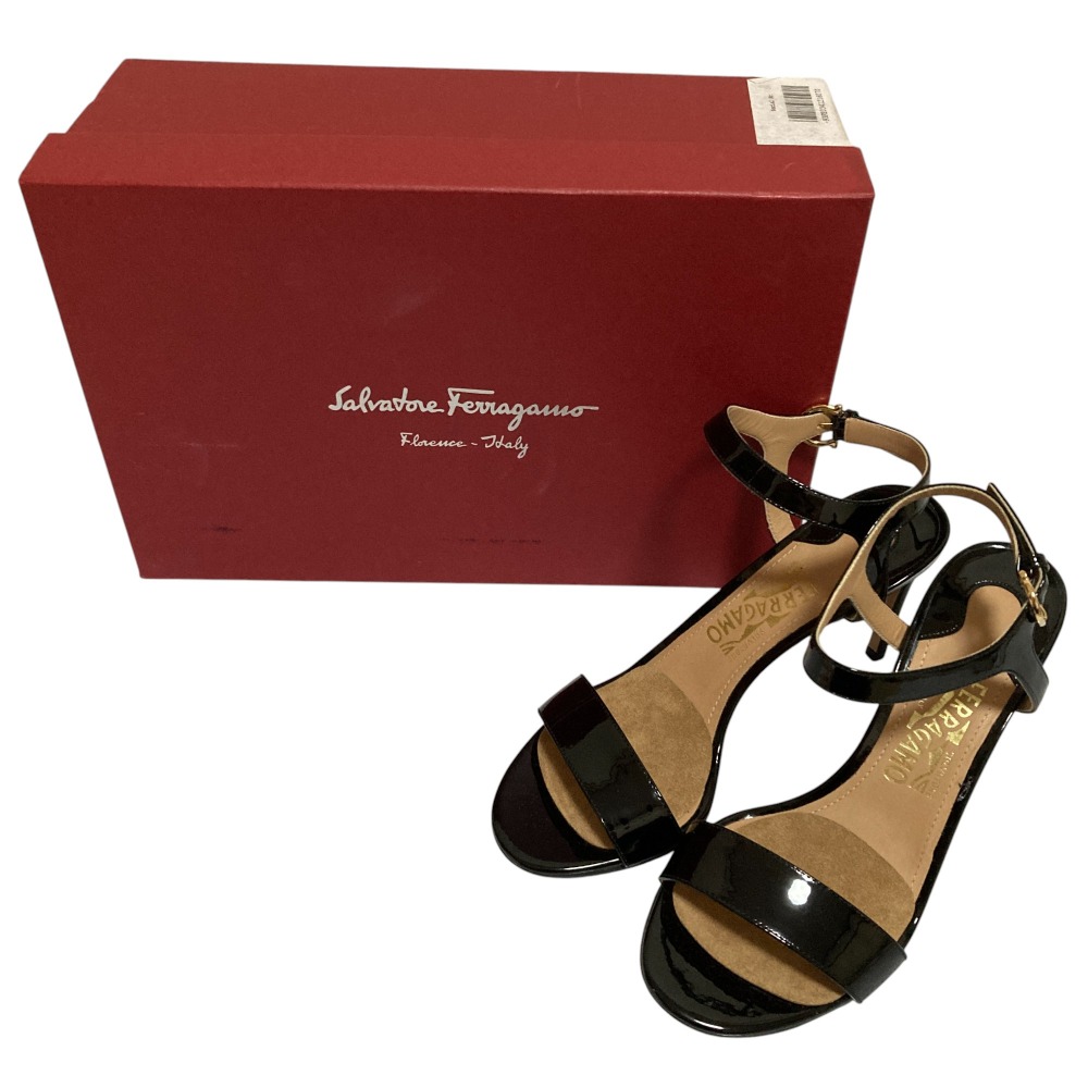【中古】美品 Salvatore Ferragamo サルヴァトーレフェラガモ パテントレザー ハイヒール アンクルストラップ サンダル 7 24cm ブラック レディース Luxs ブランド古着のリュクス