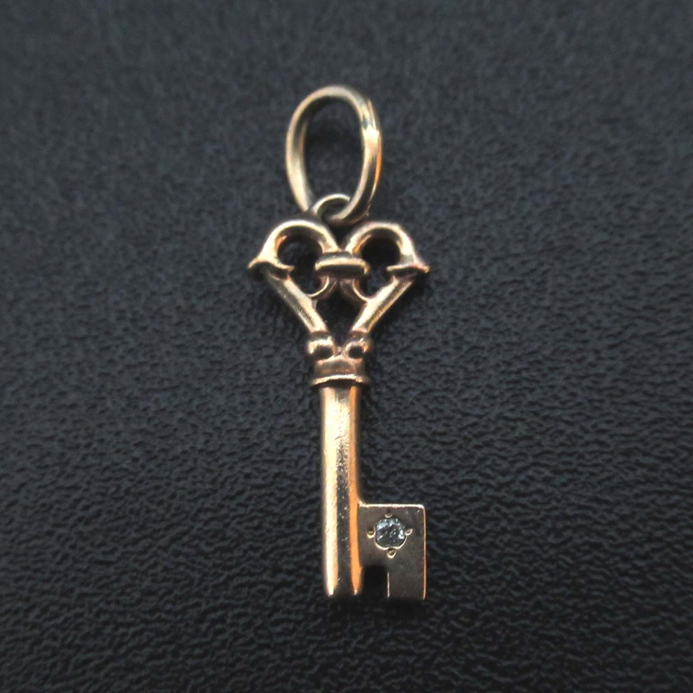 アガット　キーチャーム　鍵　ナンバー3 K-10 agete アガット k10 キーチャーム 鍵 - メルカリ