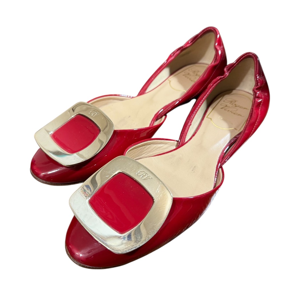 【中古】美品 Roger Vivier ロジェヴィヴィエ パテントレザー フラットパンプス サイズ34 1/2 21.5cm相当 レッド レディース Luxs ブランド古着のリュクス