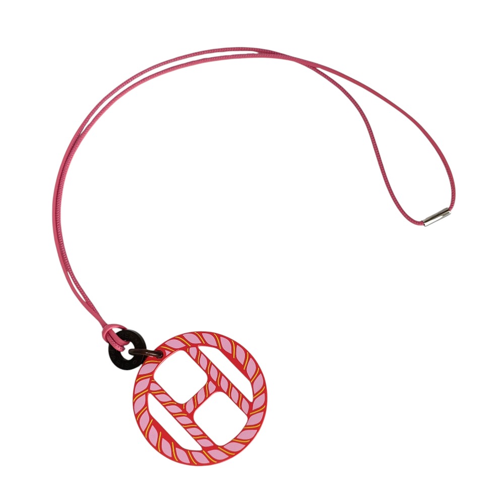 【中古】新品同様 HERMES エルメス Hエキップ ノーティック レザーコード ペンダント ネックレス アクセサリー ピンク レディース Luxs ブランド古着のリュクス｜Luxs（ブランド古着のリュクス）