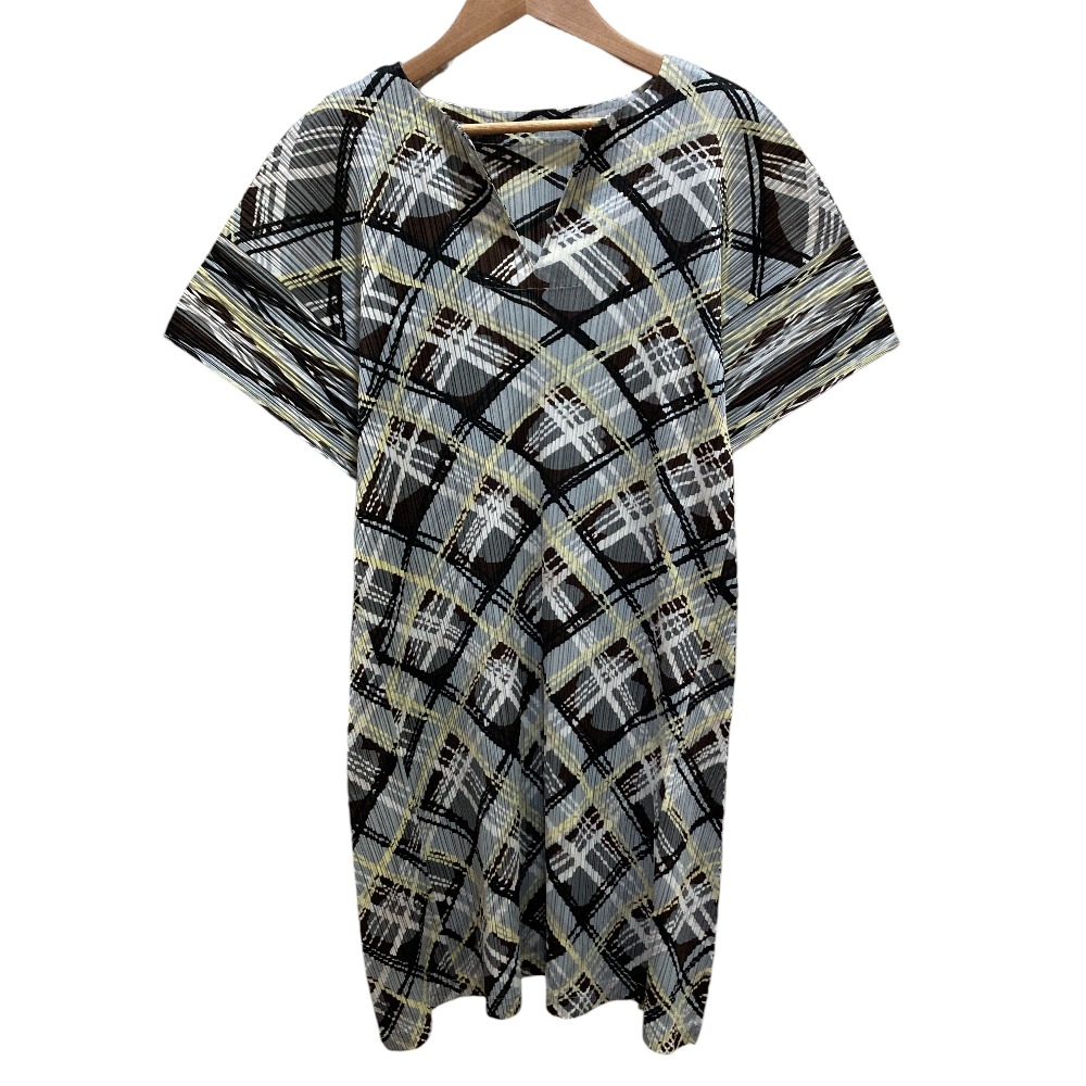 【中古】美品 PLEATS PLEASE ISSEY MIYAKE プリーツプリーズ イッセイミヤケ チェック柄 キーネックワンピース PP01-JT755 SIZE3 マルチカラー レディース Luxs ブランド古着のリュクス