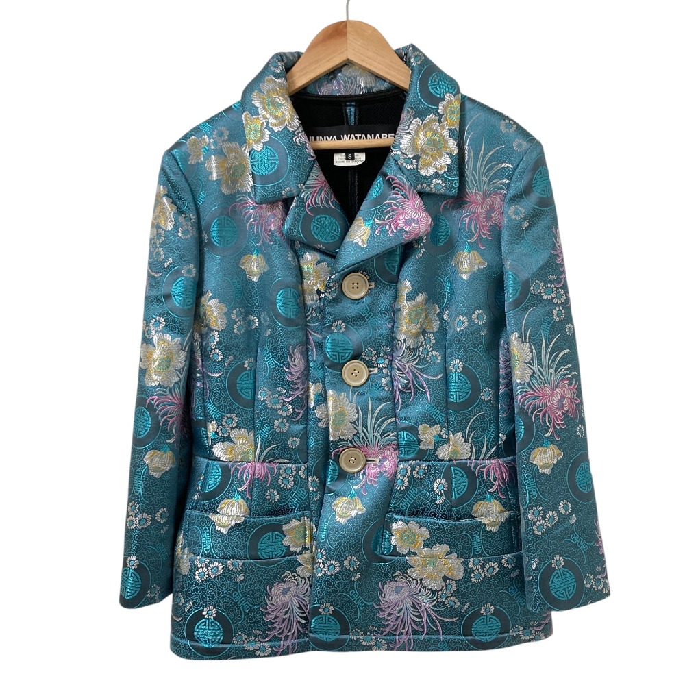 【中古】良品 JUNYA WATANABE ジュンヤワタナベ コムデギャルソン AD2021 チャイナ刺繍 ジャケット JI-J019 サイズS ブルー レディース Luxs ブランド古着のリュクス｜Luxs（ブランド古着のリュクス） 20,615円