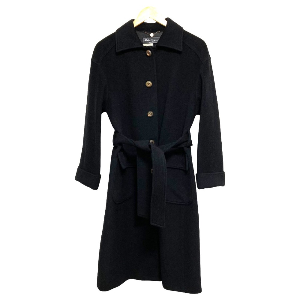【中古】美品 Salvatore Ferragamo サルヴァトーレフェラガモ ヴィンテージ ウールカシミヤ ベルテッドコート サイズ40 ブラック レディース Luxs ブランド古着のリュクス｜Luxs（ブランド古着のリュクス）