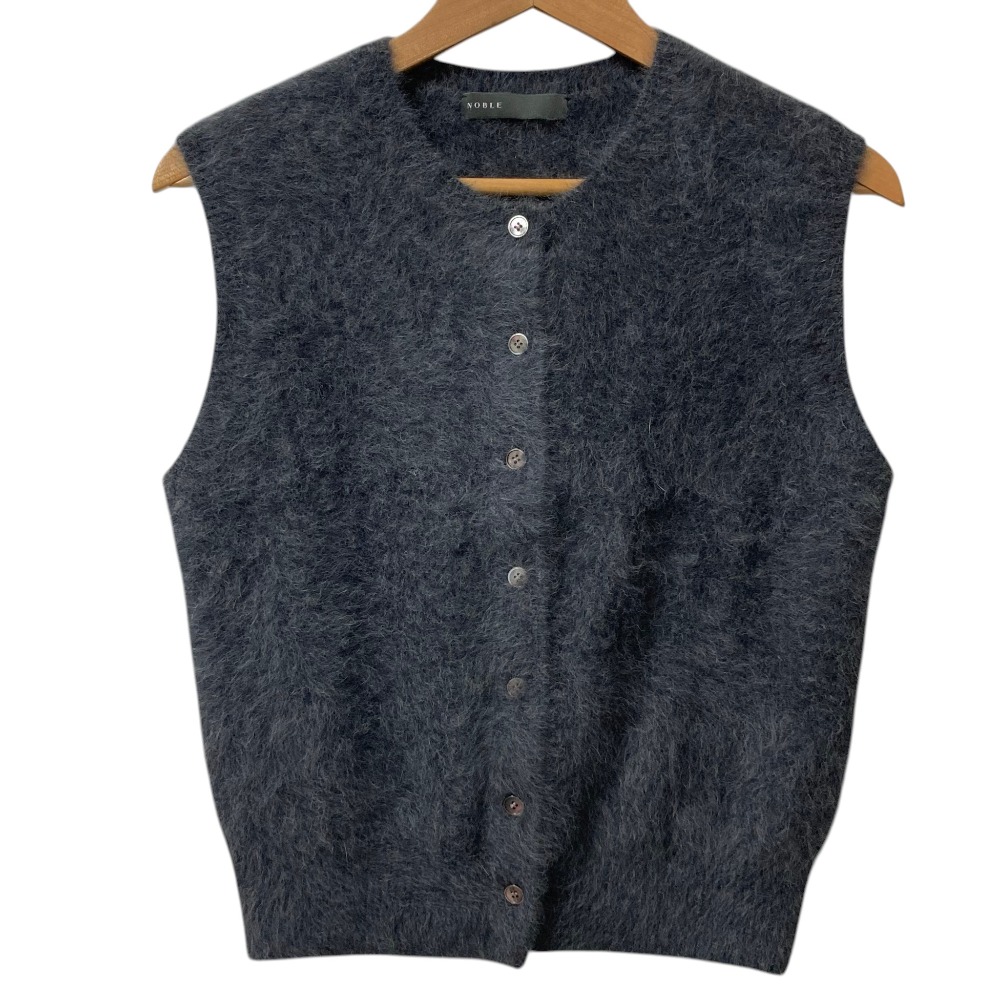 【中古】美品 25AW NOBLE ノーブル FOX/Caファー ノースリーブ ニットフロントボタンベスト グレー レディース Luxs ブランド古着のリュクス｜Luxs（ブランド古着のリュクス）