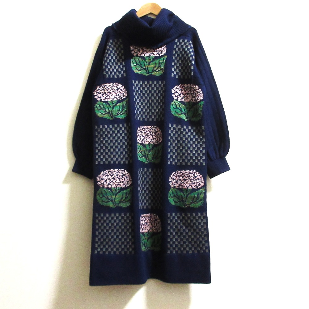 【中古】美品 TOYOKO SAITO 斎藤都世子 トヨコサイトウ フラワー タートルネック ニットワンピース パープル レディース Luxs ブランド古着のリュクス｜Luxs（ブランド古着のリュクス）