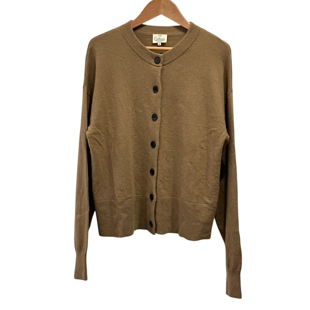 【中古】美品 25AW 23区 ニジュウサンク ピュアカシミヤ クルーネック ニットカーディガン 38 ブラウン レディース Luxs ブランド古着のリュクス｜Luxs（ブランド古着のリュクス）