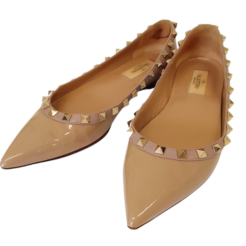 【中古】良品 VALENTINO GARAVANI ヴァレンティノガラヴァーニ ロックスタッズ フラットパンプス サイズ36.5 23.5cm相当 ベージュ レディース Luxs ブランド古着のリュクス|Luxs(ブランド古着のリュクス)