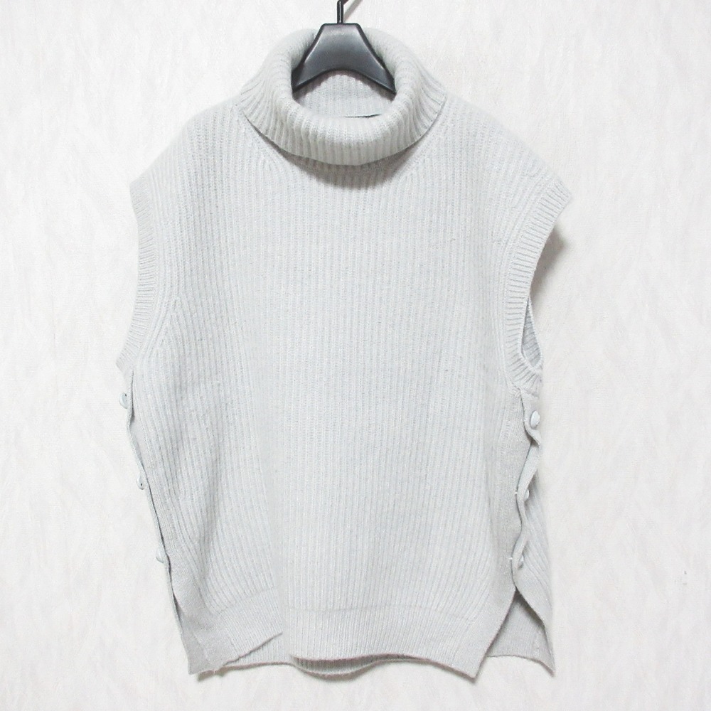 【中古】美品 24AW Drawer ドゥロワー ウール カシミヤ ノースリーブ サイドボタン タートルニット セーター 6518-105-0548 グレー レディース Luxs ブランド古着のリュクス｜Luxs（ブランド古着のリュクス）