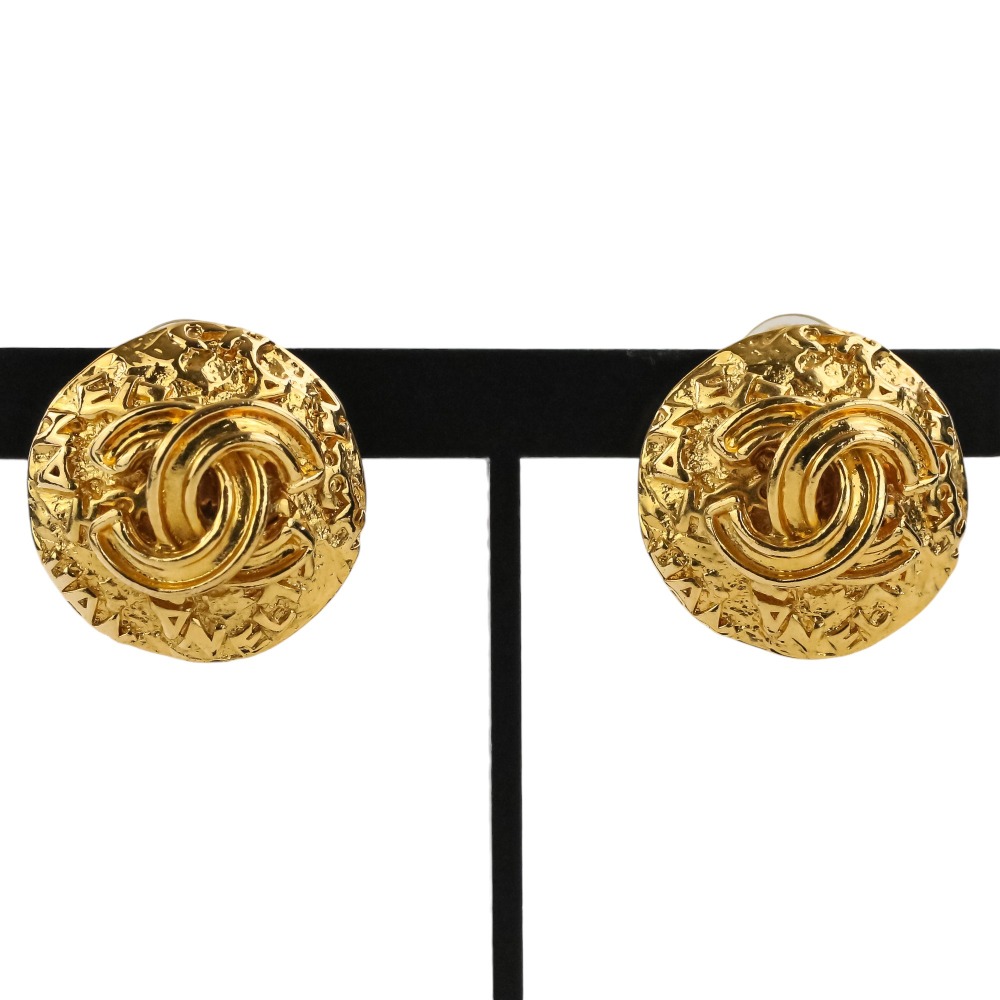 【中古】美品 95A CHANEL シャネル ヴィンテージ ココマーク クリップイヤリング ゴールドカラー レディース Luxs ブランド古着のリュクス|Luxs(ブランド古着のリュクス)