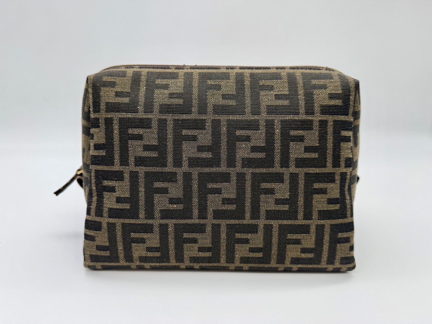 【美品】FENDI ズッカ柄 ポーチ ロゴ金具付 ブラウン系　フェンディ 楽天市場】FENDI フェンディ ポーチ ズッカ柄 総柄 ブラウン系