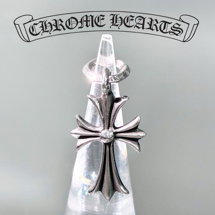Chrome Hearts クロムハーツ シャンデリヤいの一番 タイニーCHはりつけ台惹き付ける しろがね色 925 ★美品★ ★袋 ギャラ付★