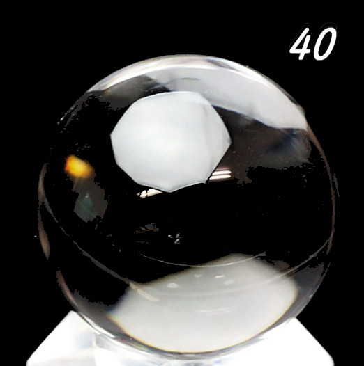 公式-天然•石鉱物 水晶丸玉 クリアー 40〜43mm玉(多少傷クラックあり