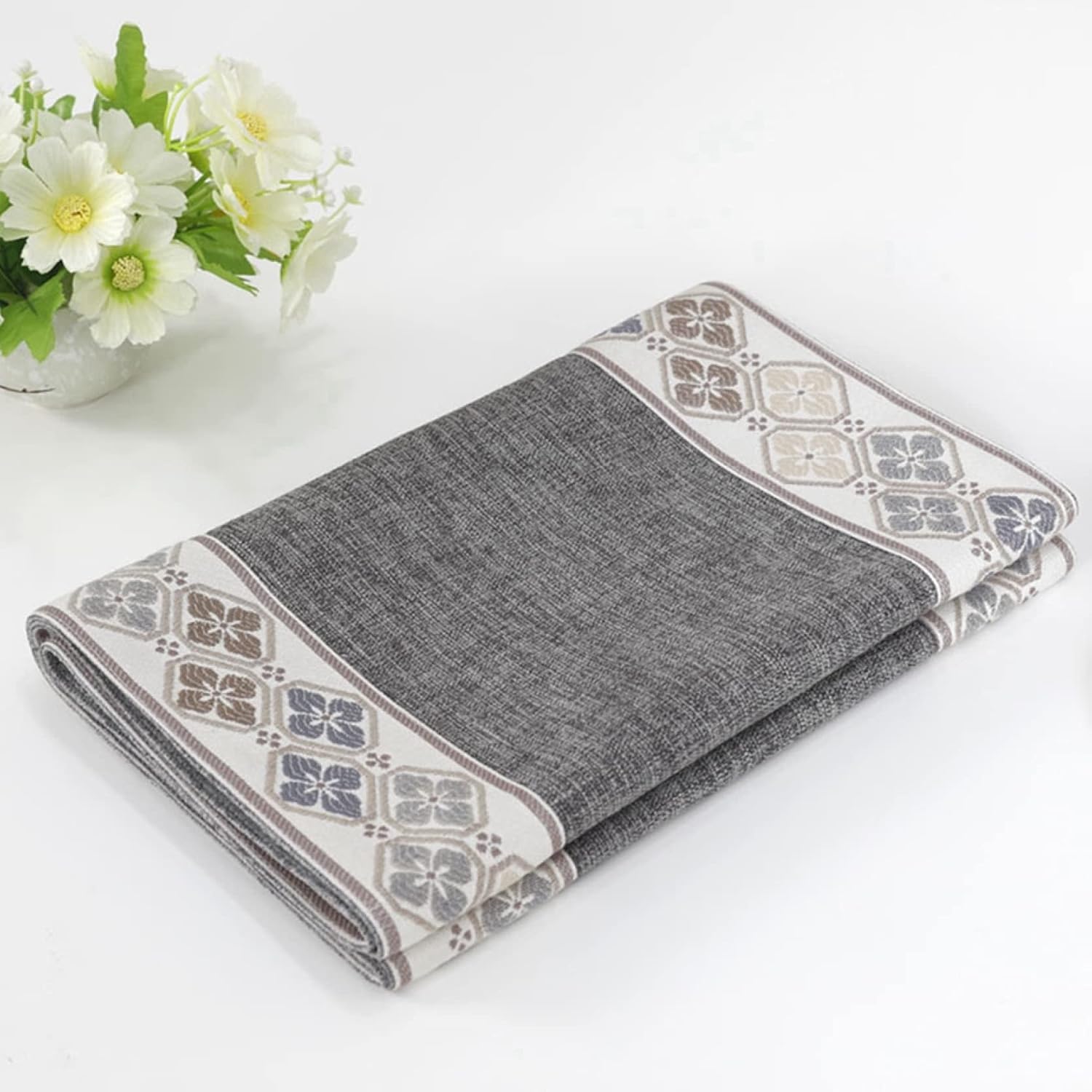 【全店通用25%OFFクーポン】テーブルランナー 刺繍 北欧 シンプル テーブルクロス ホーム 食卓飾り ダイニング ホームデコレーション 30*200 手洗い 洗濯機 食卓ランナー 装飾 断熱 ベッド 寝室 インテリア 雑貨|大森麗萱