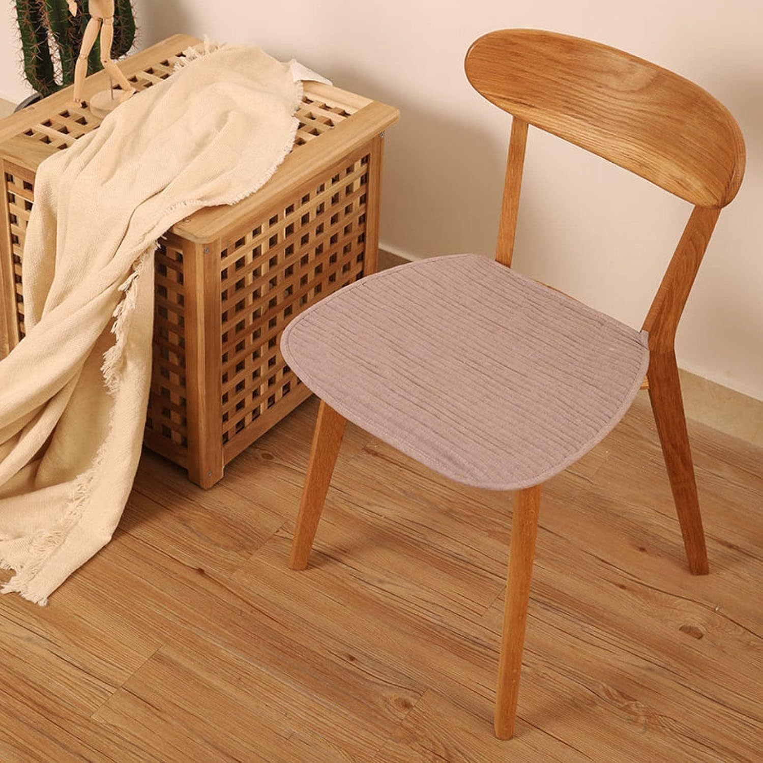 【25％OFFクーポン】座布団 椅子用 低反発 ダイニングチェア用クッション 馬蹄型 50*50cm*2 シートクッション おしゃれな座布団 体圧分散 様式４ 洗える 座り心地いい 和座布団 フロアクッション 椅子クッション