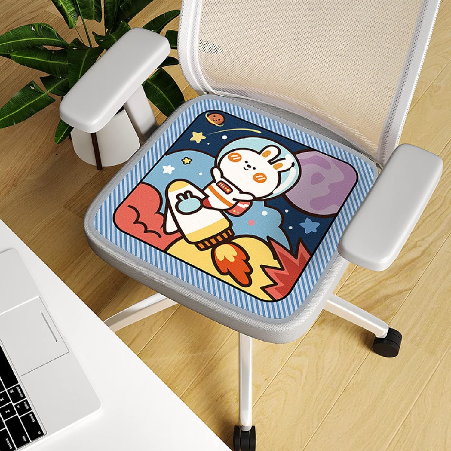 【25%OFFクーポン】シートクッション 可愛い 椅子クッション 座り心地いい 座布団 30*30cm*2 花柄 馬蹄形 超通気性 疲れ解消 フワフワ 通気性 安全 車用 椅子 オフィス 車用 自宅用 通気性 座り心地 低反