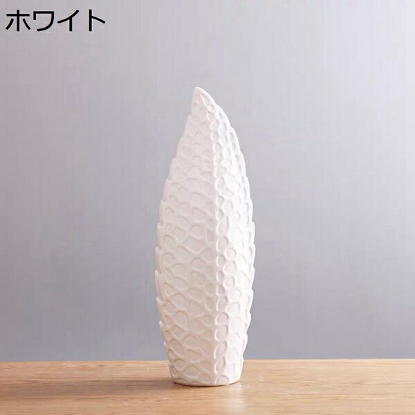 白い花瓶　葉型　陶磁器　セラミック　陶芸　花立て　華瓶　花器　花入れ　花生け　客間　リビングルーム　茶室　テーブル　置物　飾り　装飾品　ミニマリズム　シンプルモダン　おしゃれ