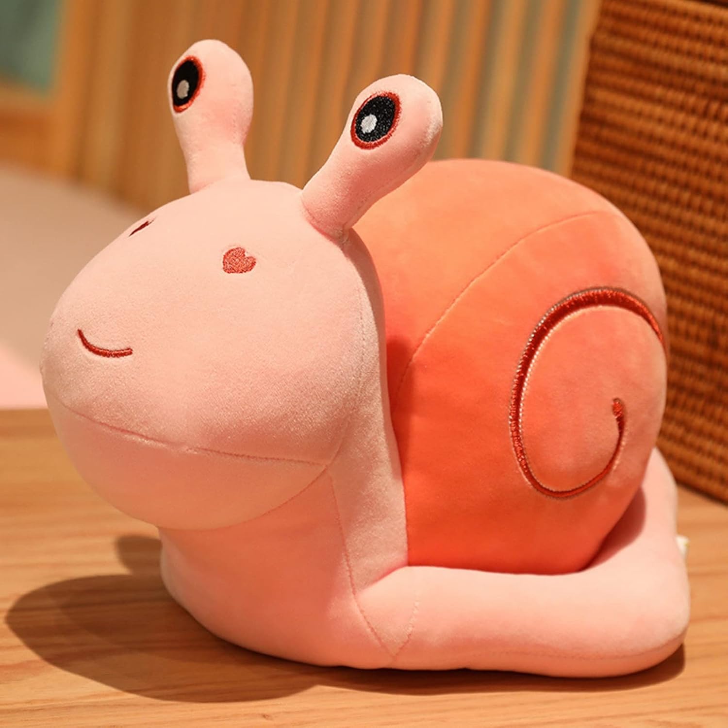 カタツムリ ぬいぐるみ 可愛い 抱き枕 20cm クッション 縫い包み 寝添い 動物 縫いぐるみ プレゼント ギフト 贈り物 誕生日 店飾り
