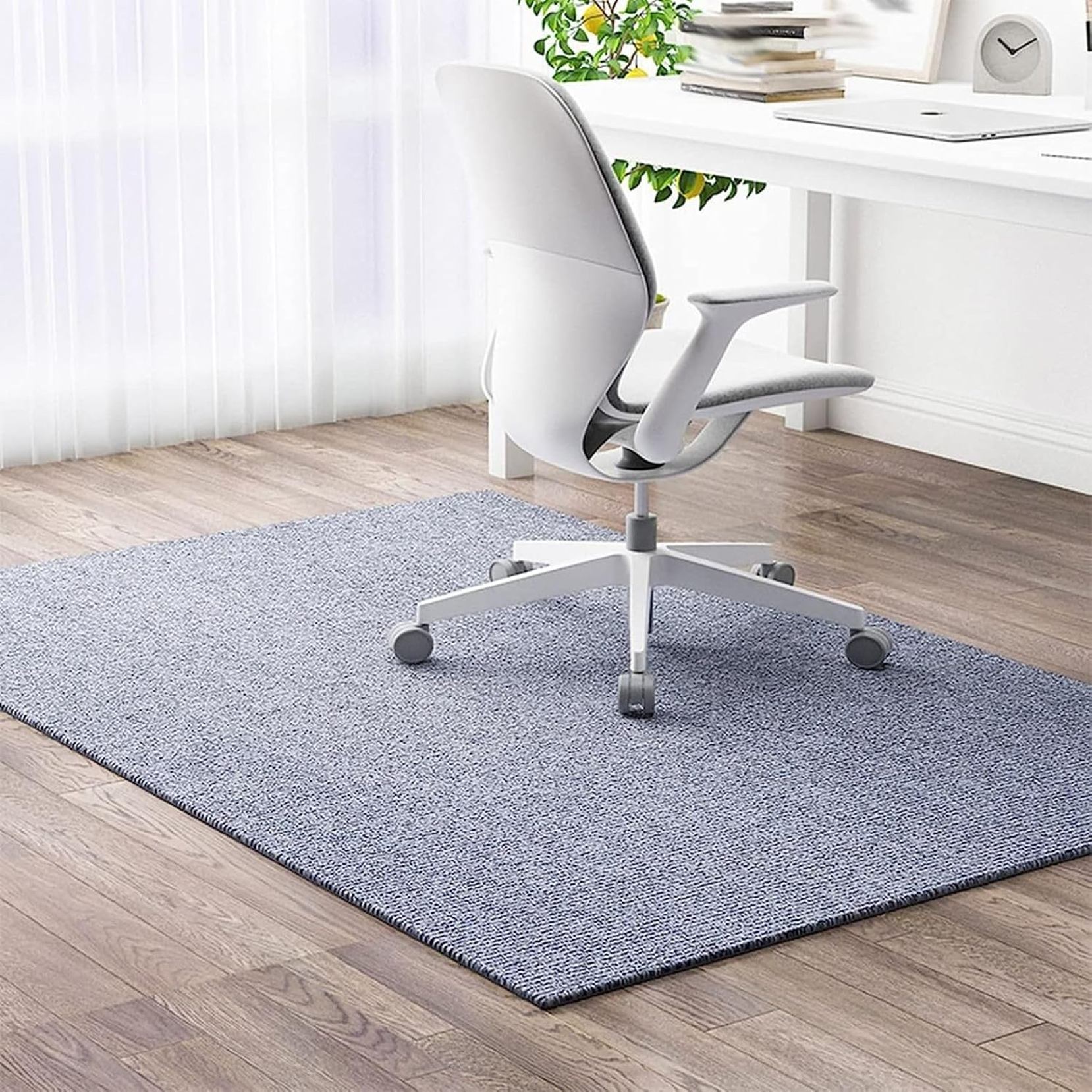 楽天市場】プロゲーマー愛用 超静音フローリング保護マット ゲーミングチェア専用 長時間プレイも快適 滑り止め強化 自宅eスポーツ環境構築  洗濯可能で清潔持続 吸音効果で集中力アップ : Buona vista