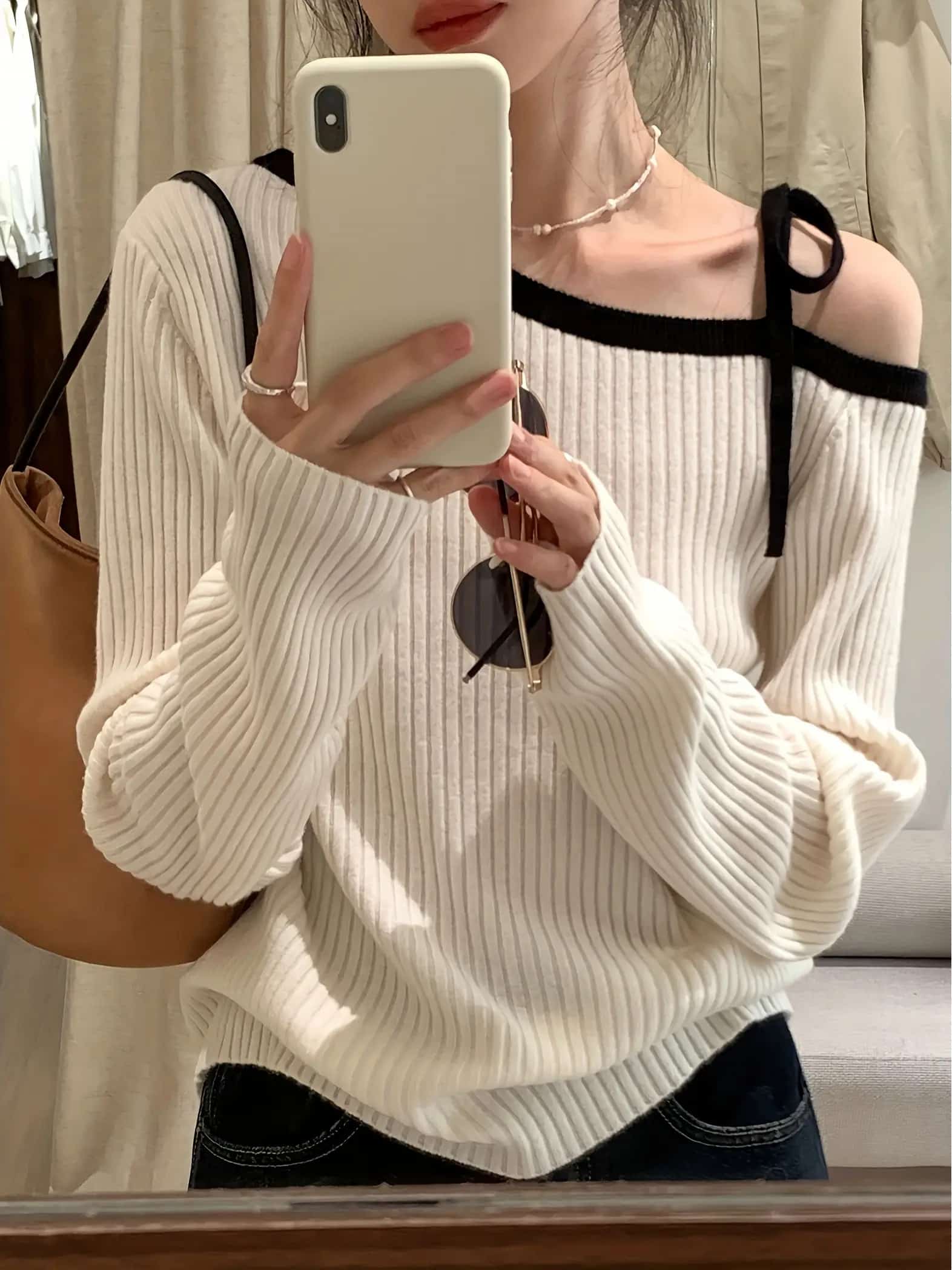 【今日このごろ制限事項、超買得30％OFF引き換え証、2度潮合い皆無】【オフショル】 編み物 レディース スウェーター オフショルダー 肩出し トップス バイ色合い 色彩設計 リブニット 長袖 ティーシャツ カットソー ニットソー シュロの葉 アシメ ワンショル 体型押しかぶせる