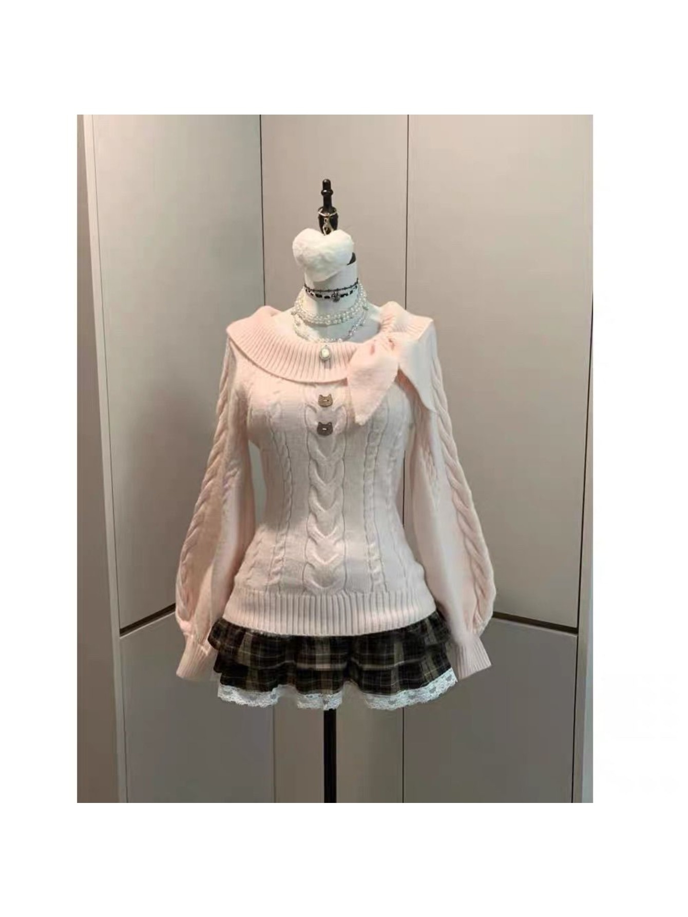 【全店通用25％OFFクーポン】【リボン付き】ニット セーター レディース ケーブル編み トップス 長袖 縄編み ボリューム袖 ぽわん袖 細見え 着痩せ くびれ 量産型 地雷系 ガーリー スウィート 通学 デート お出かけ｜大森麗萱