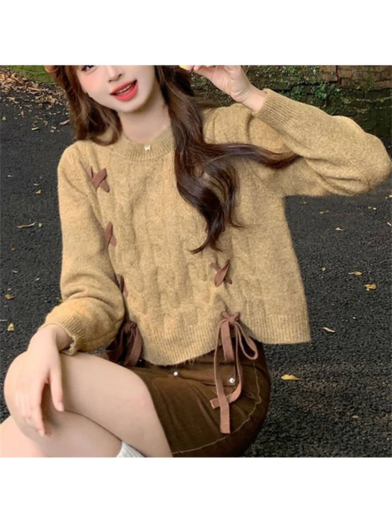 【全店通用25％OFFクーポン】【レトロ可愛い】ニット セーター レディース ケーブルニット リボン レースアップ ショート丈 ケーブル編み プルオーバー クルーネック 丸首 トップス 長袖 ゆるニット ゆったり 体型カバー｜大森麗萱