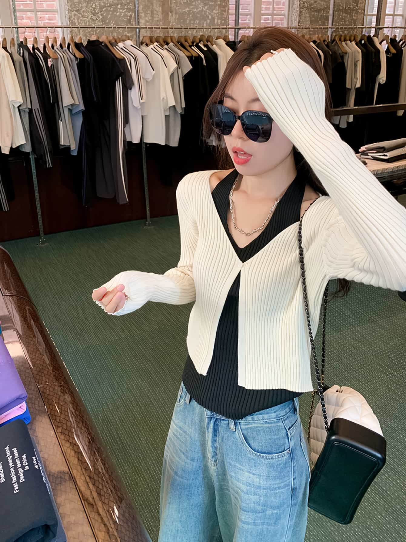 【今日このごろ押さえる、超買得30％OFF引き換え証、2度潮どき皆無】【花の冠yd風】編み物 トップス レディース Vのど首 リブニット プルオーバー 重ね着風 長袖 後ろ側あき うしろ側開けはなし ホルターネック 遊撃手丈 か細い きつい 着痩せ 細見せかけ 割れ易い見せかけ 韓