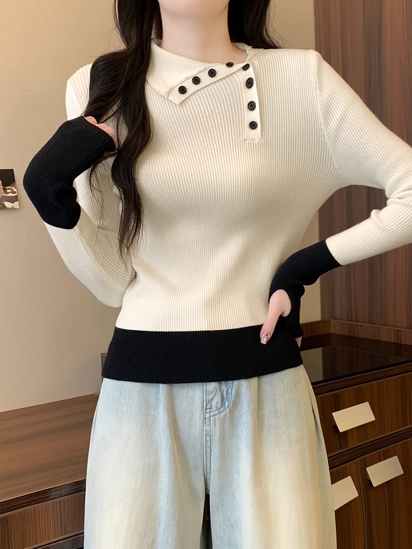 【全店通用25％OFFクーポン】【配色デザイン】 ニット セーター レディース トップス アシンメトリー ネック リブニット 配色 長袖 バイカラー プルオーバー カットソー 指穴 アームウォーマー風 無地 切り替え 襟付き｜大森麗萱