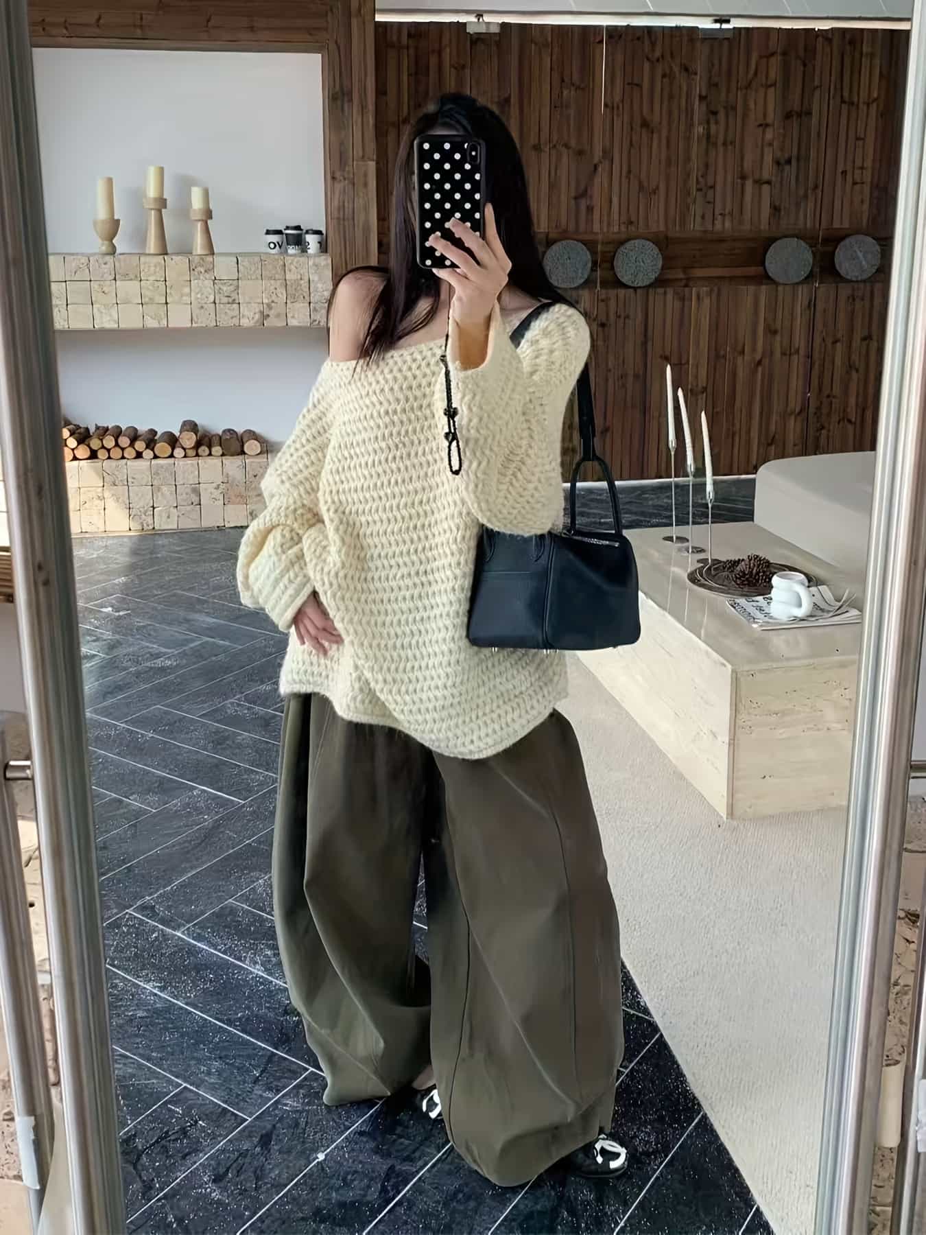 【今日このごろ制限事項、超買得30％OFFクーポン券、2度汐どき皆無】編み物 ティーシャツ レディース トップス オフショル 短艇のど首 ざっくり ゆる編み物 秋冬 大層らしい大いさ ビッグ影ぼうし 長袖 ティーシャツ 置き目ゲージ 肩出し 心地好い 成年者好いたらしい