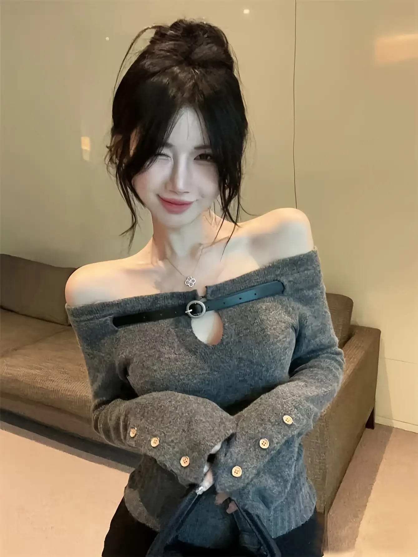 【今日このごろ制限事項、超買得30％OFF引き換え証、2度潮合い皆無】【青写真◎】オフショルダー 編み物 スウェーター レディース トップス オフショル 肩出し 長袖 きつい か細い リブニット カットソー 前胸部 カットアウト 胴締め 飾りつけ 名取り草 遊撃手丈 イ