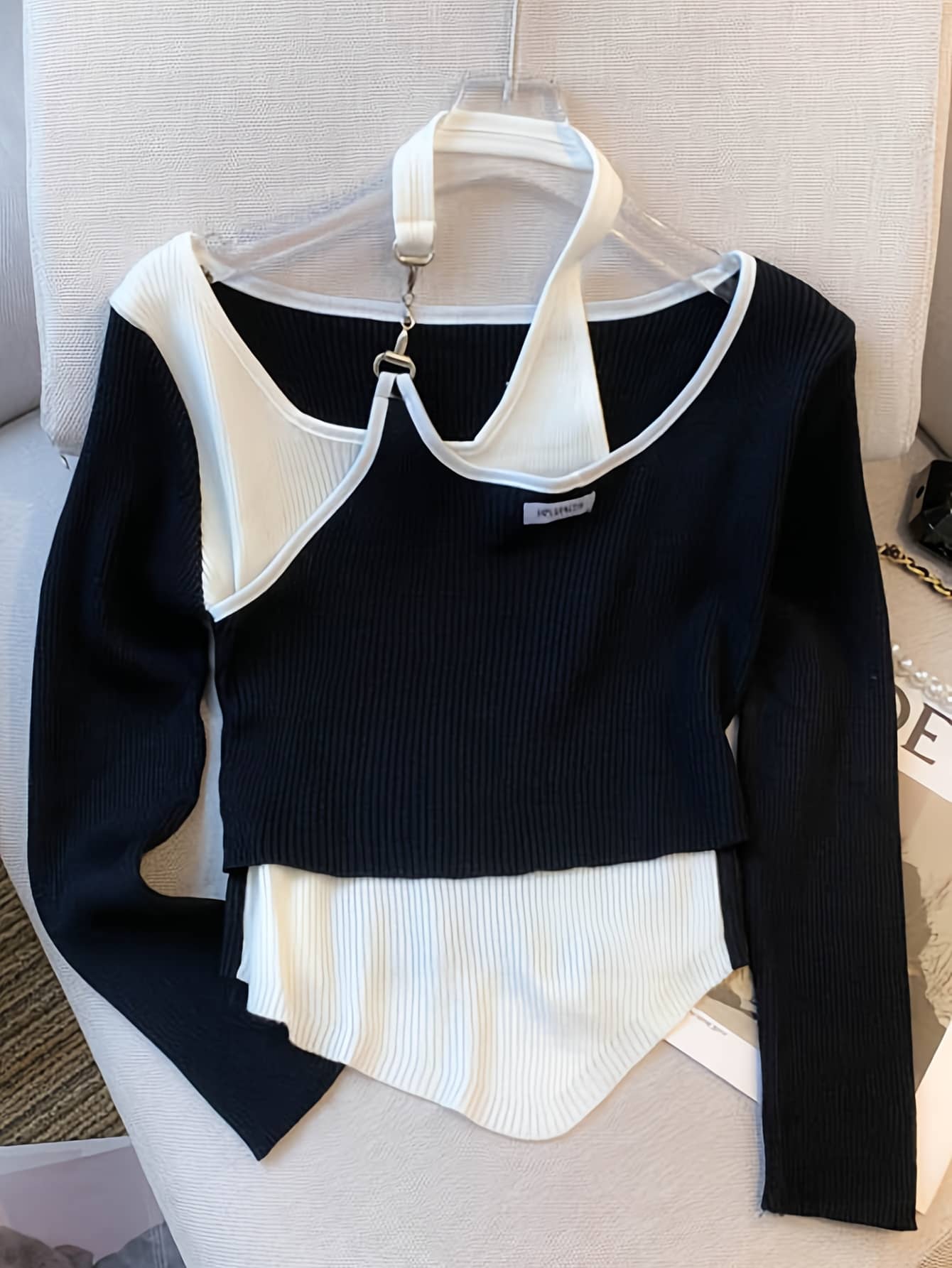 【全店30％OFF引き換え証があり】【うつり変わり青写真】 トップス レディース 編み物 スウェーター 重ね着風 フェイクレイヤード 非対称 カットソー 長袖 リブニット バイ色合い 一本調子 鎖骨押し出し 着痩せ 細押し出し 体型押しかぶせる 成年者好いたらしい 好いたらしいめ
