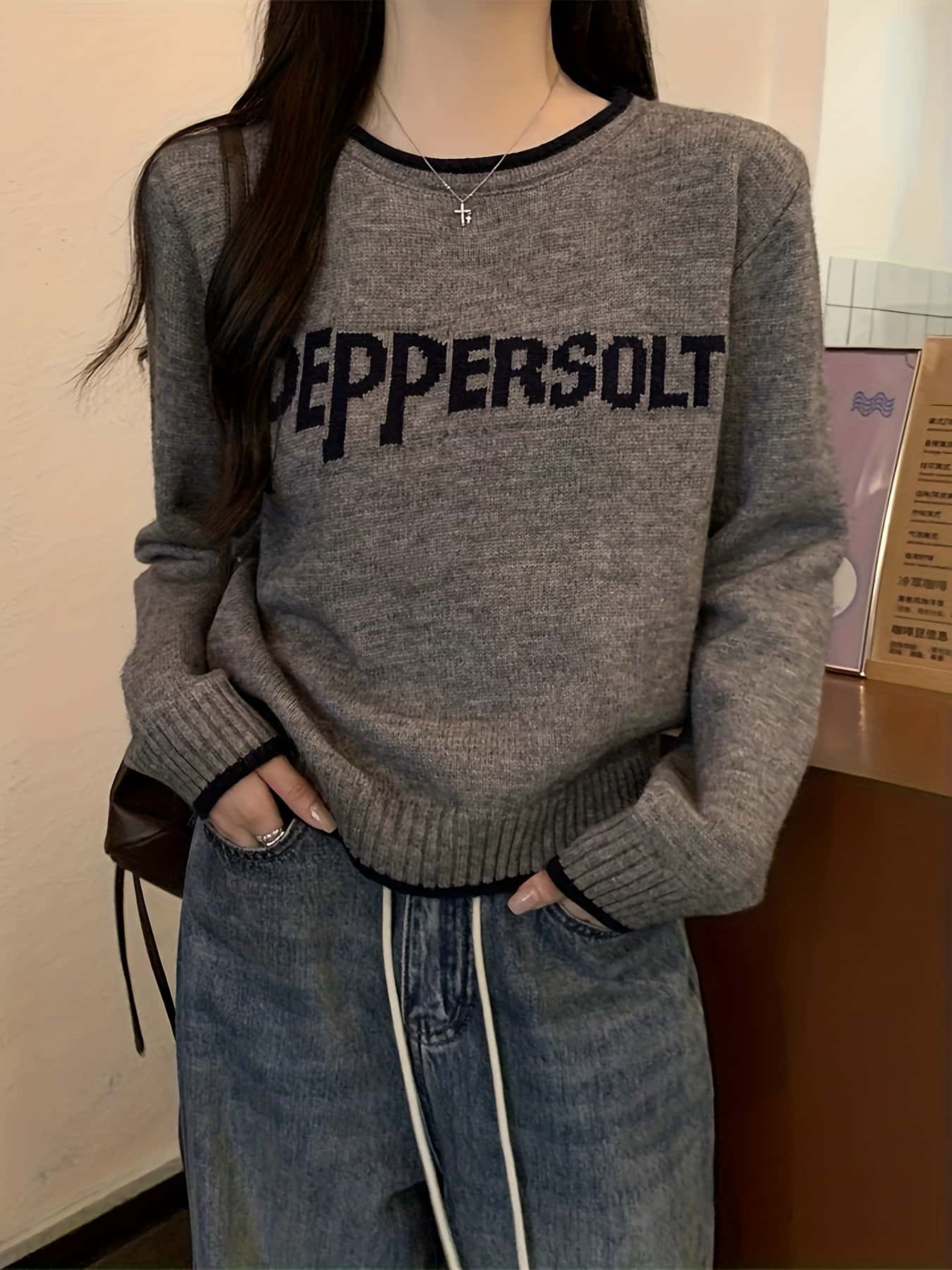 【全店30％OFF引き換え証があり】【ロゴタイプ編み物】スウェーター レディース トップス 長袖 丸首 労働者の一団のど首 厚地の外套大きさ ビッグ影ぼうし ゆったり ティーシャツ 文字 色彩設計 ロゴタイプ刷り上げる 心地よい 成年者 体型押しかぶせる 二の腕押しかぶせる 着痩せ 割れ易い押し出し