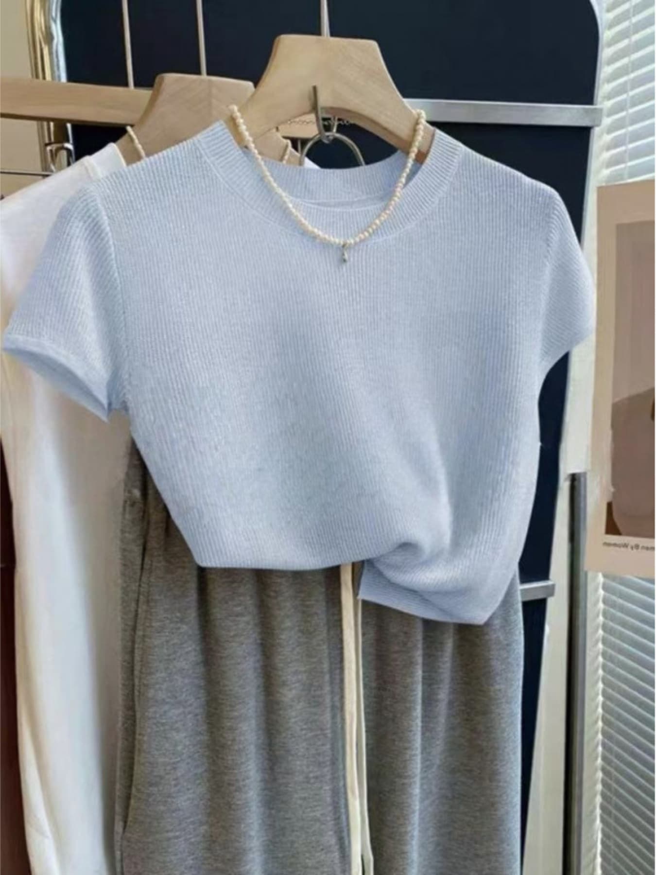 【全店30％OFF引き換え証があり】炎節編み物 半袖 レディース トップス リブニット 春 夏 労働者の一団のど首 カットソー 紅茶プルオーバー プルオーバー ティーシャツ 無地 分かりやすい 好いたらしいめ 成年者好いたらしい 韓国流行り物 細肋材 縦生産ライン 伸縮性 ストレッ