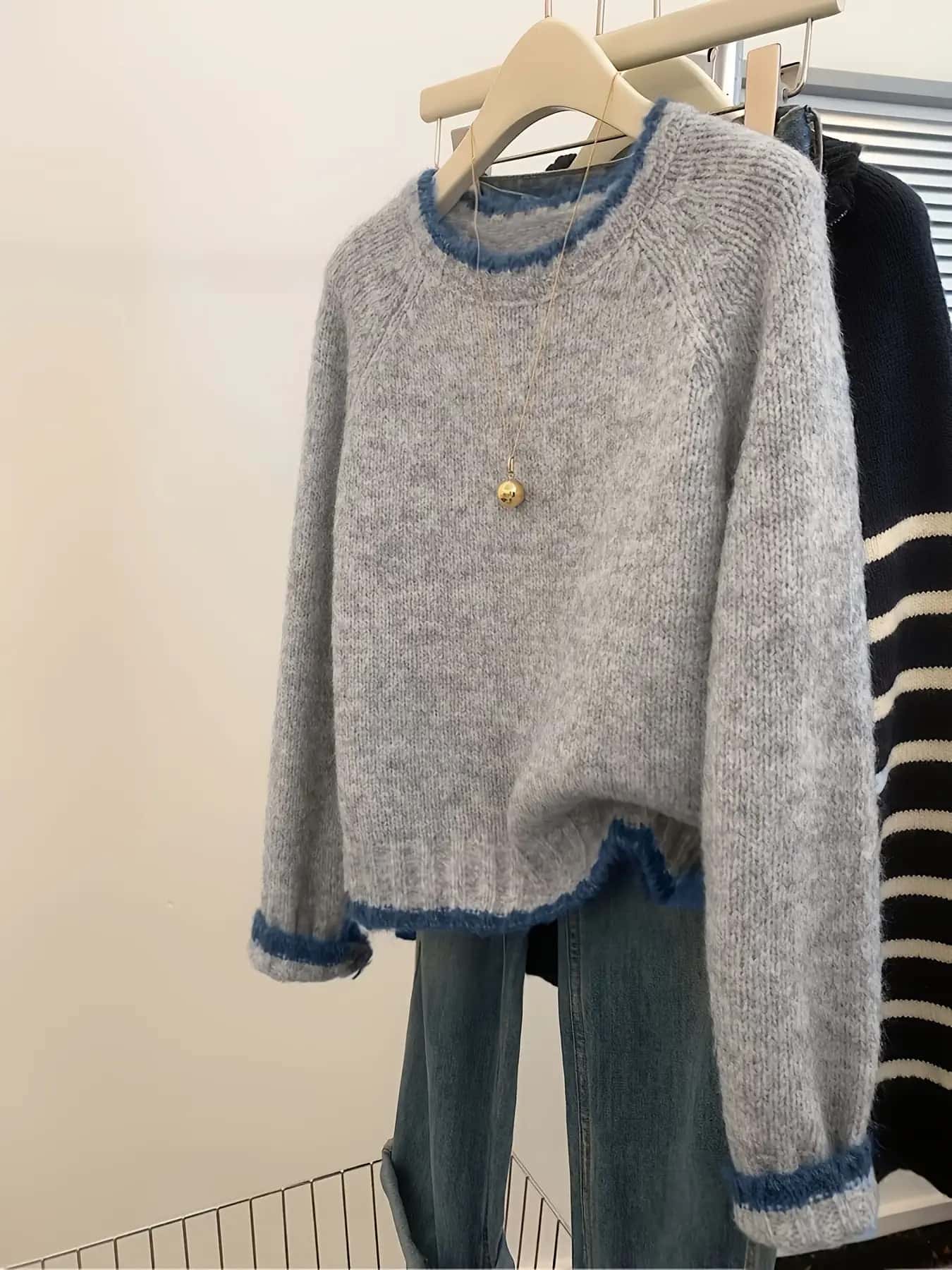 【全店30％OFF引き換え証があり】編み物 スウェーター レディース 色彩設計 パイピング 労働者の一団のど首 ティーシャツ 長袖 秋冬 ゆる編み物 丸首 ラグラン捩り 色彩設計生産ライン パステル色の モヘヤ触れ合う 起毛 ふわふわ ゆったり 体型押しかぶせる 着痩せ 細押し出し 大