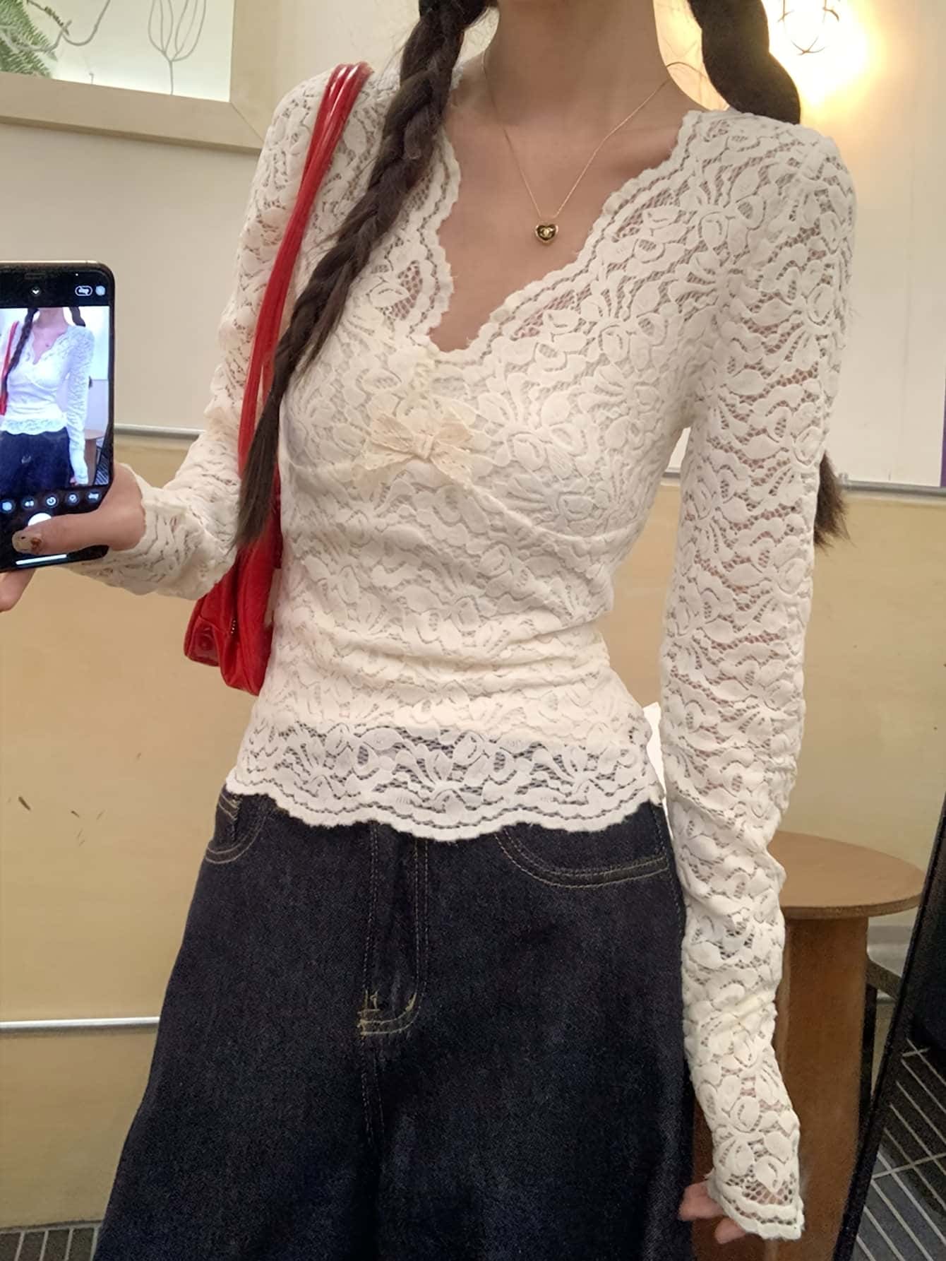 【全店30％OFF引き換え証があり】【SNSで話柄】スピード競技 トップス レディース 長袖 Vのど首 肌付き 花柄 総スピード競技 シュロの葉 スカロップ シアー 透け感 カットソー ロンT ティーシャツ 重ね着 花の冠yd きつい か細い 着痩せ 細押し出し 伸縮性